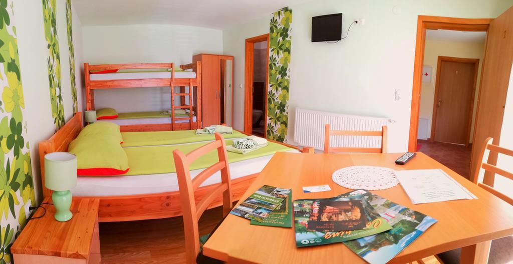 Rooms Ana Korenica Kültér fotó